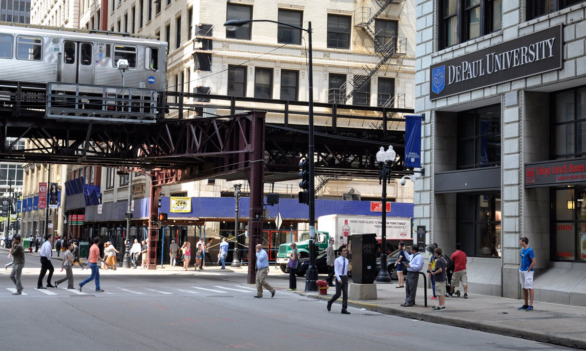 busy downtown Chicago near DePaul CDM campus